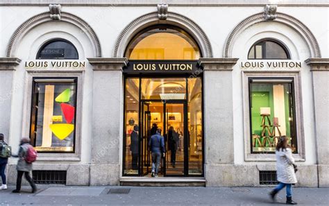 negozio lv|Louis Vuitton.